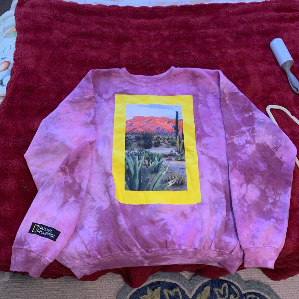 National Geographic Pink Fleece Sweatshirt